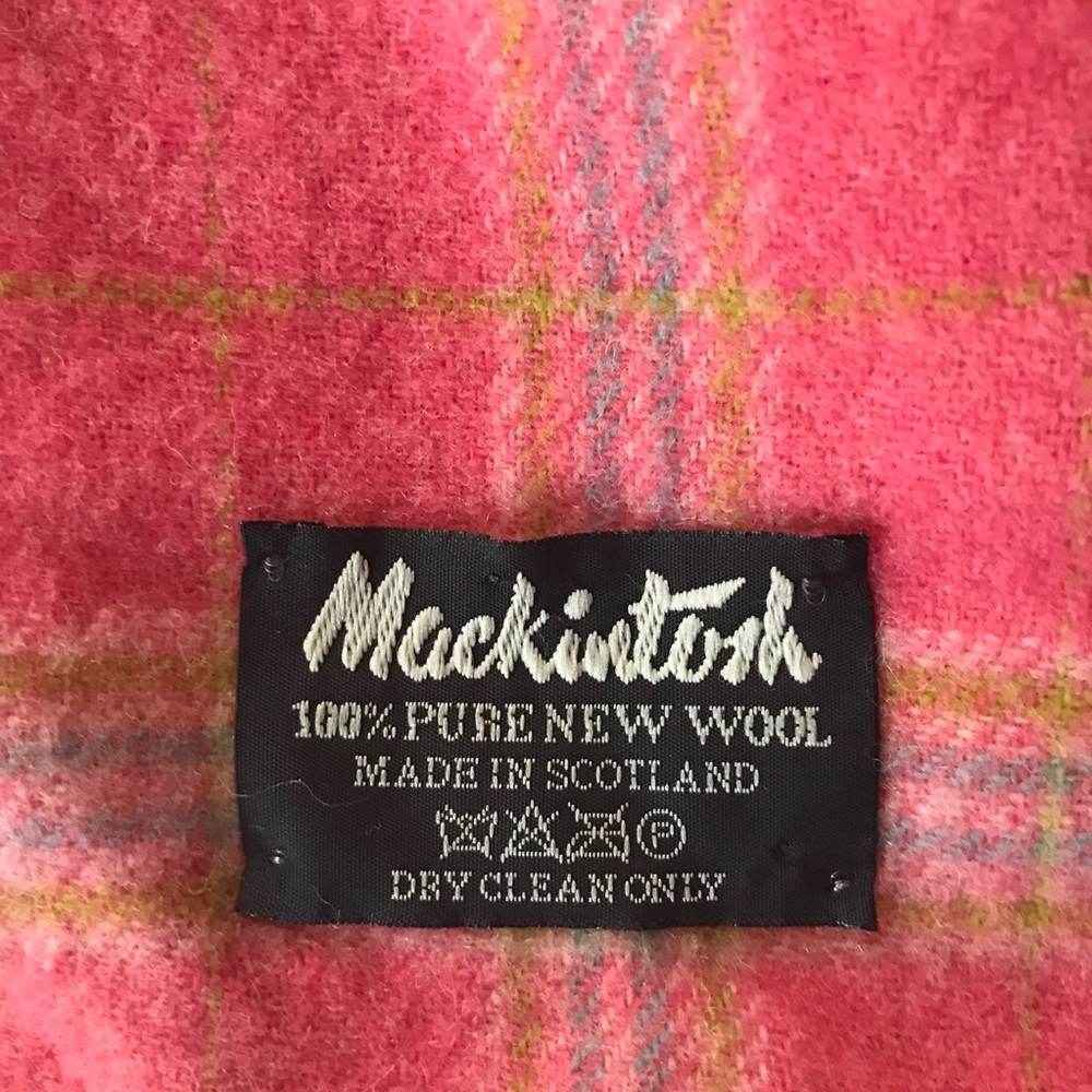 ๐ PINK PLAID WOOL SCARF! ๐ - Picture 3 of 3